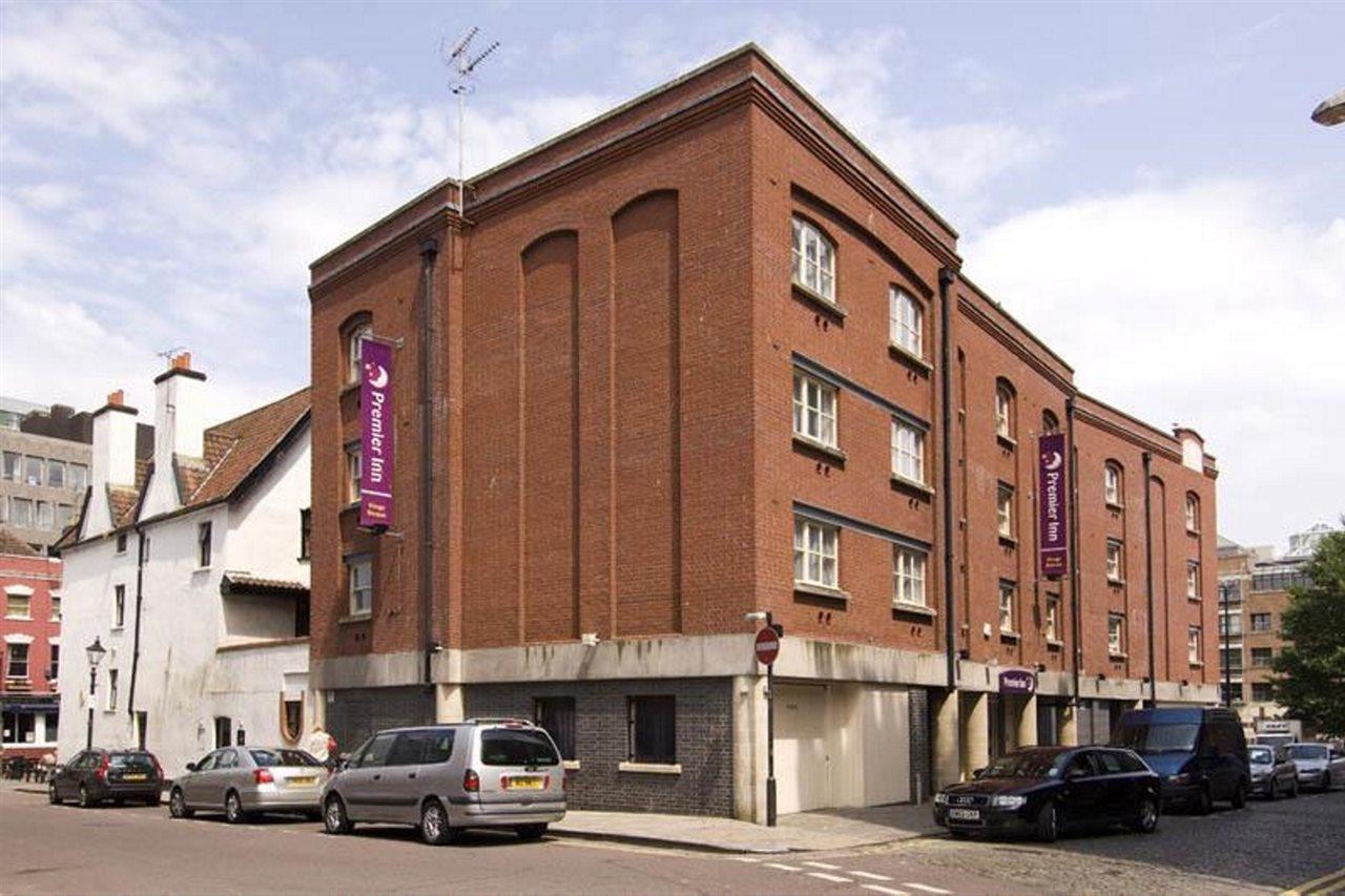 Premier Inn Bristol City Centre King Street Екстериор снимка