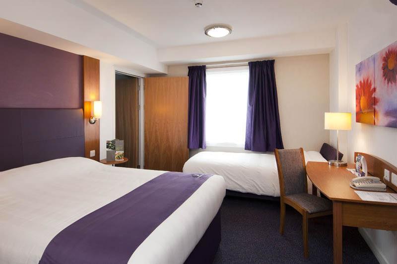 Premier Inn Bristol City Centre King Street Екстериор снимка